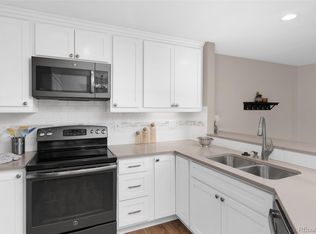33 S Boulder Cir APT 215, Boulder, CO 80303