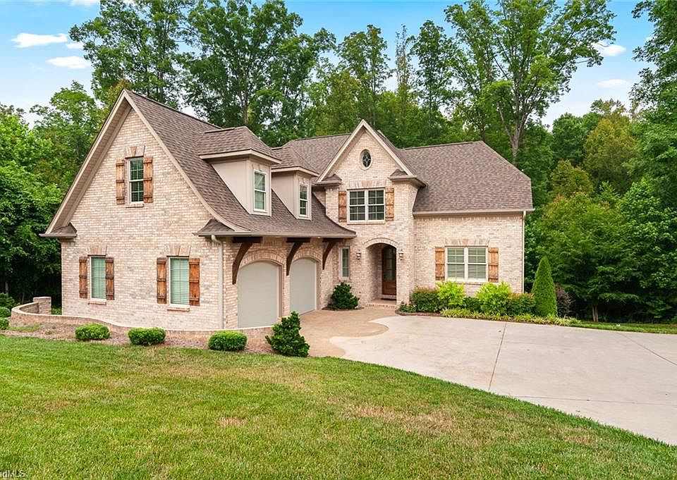 1st image of 7904 Winterbourne Dr