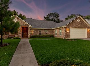 1442 Green Briar Dr, Huntsville, TX 77340