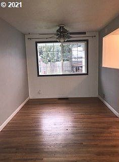 4th image of 103 NE Hazel Dell Way