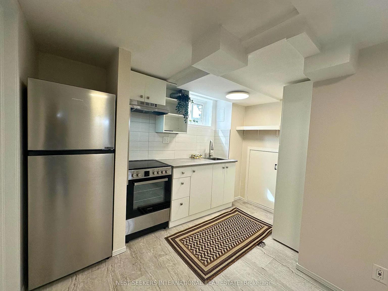 2 bed, $1,400 — Photo 4