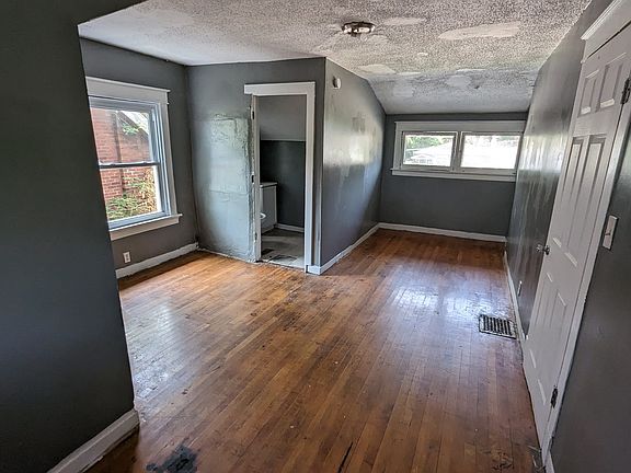 4th image of 6219 Creston Ave