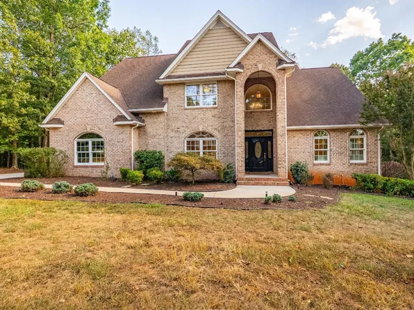 1547 Gilfield Dr, Forest, VA 24551