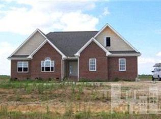 155 Deergrass Ln, Clinton, NC 28328