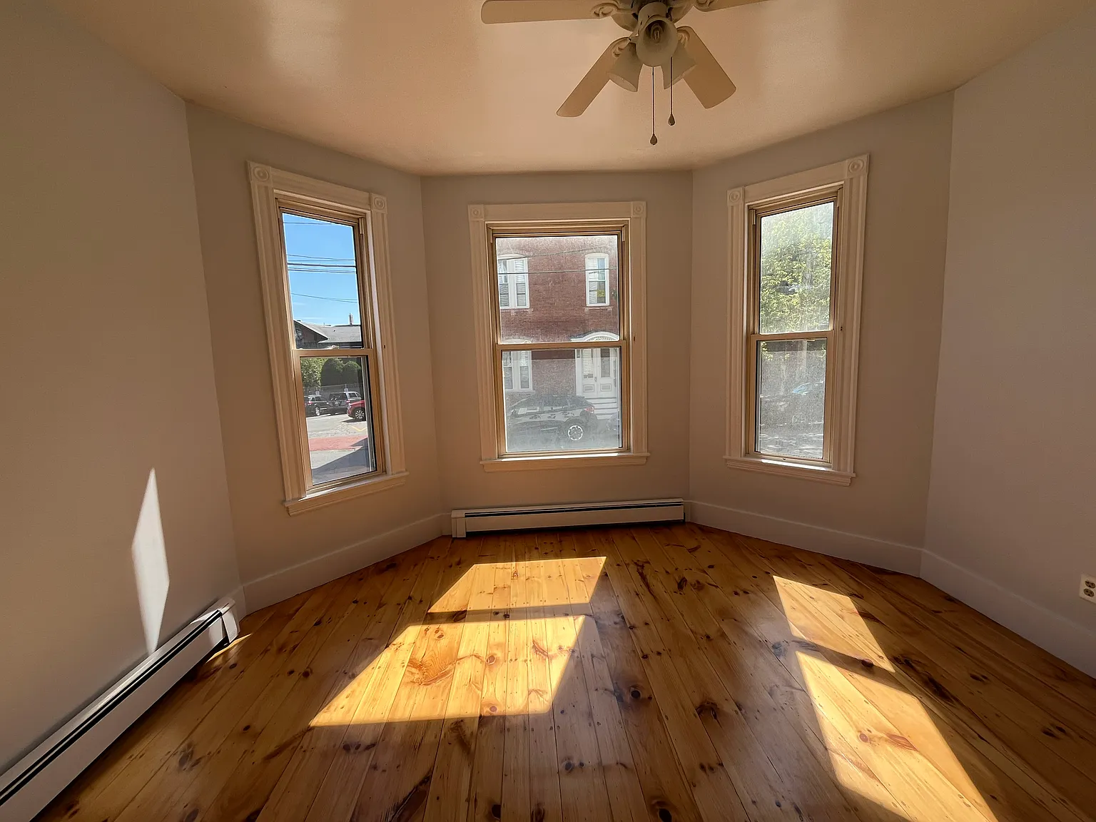 3 bed, 1500 sqft, $2,800 — Photo 1