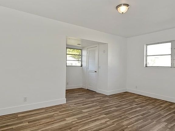 3rd image of 330 SE 3rd Ct