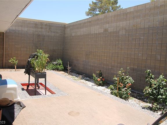 5th image of 3852 Remount Dr