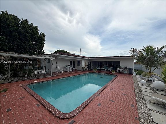 5th image of 3400 SW 108th Ave