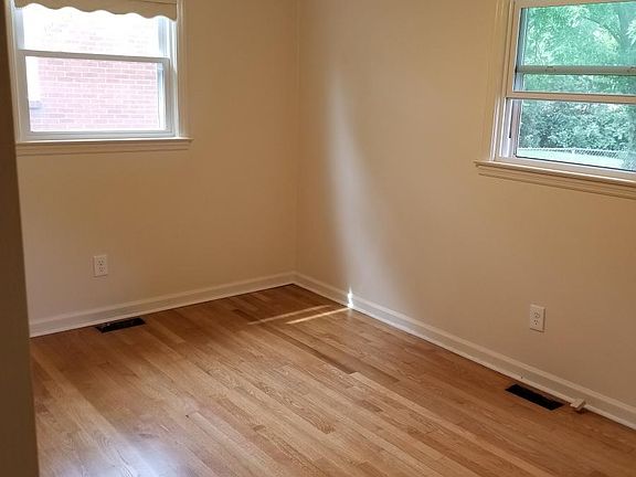 4th image of 341 Harvard Dr