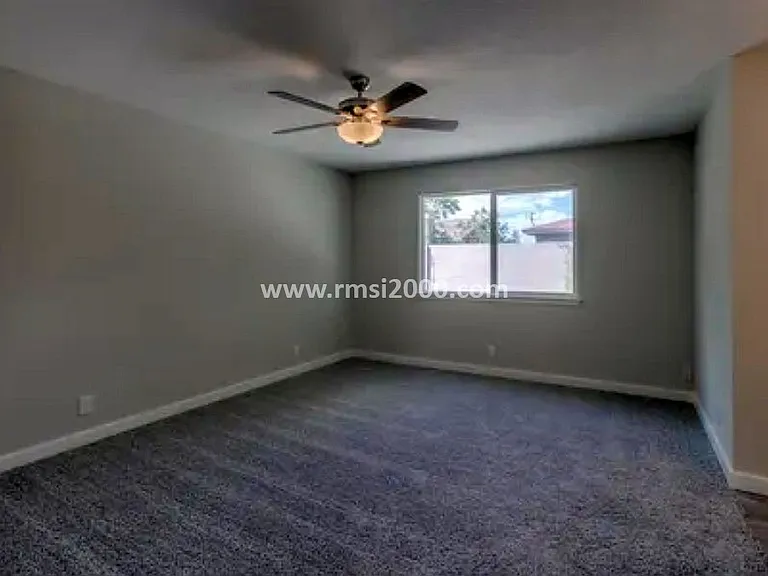 10813 Lowe St NE — Photo 7