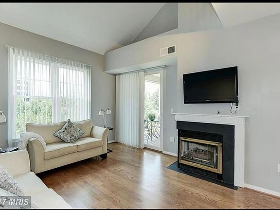 2nd image of 1625 International Dr Unit 414