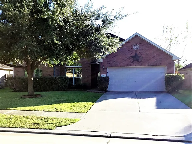 1016 Brazos Ct — Photo 1