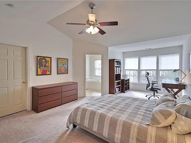 4122 Huckleberry Dr — Photo 10