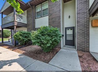 1045 Marvelle Ln APT B1, Green Bay, WI 54304