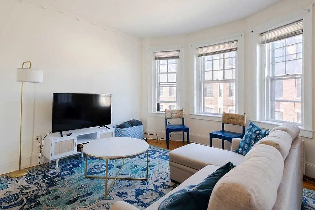 2 bed, $3,300 — Photo 2