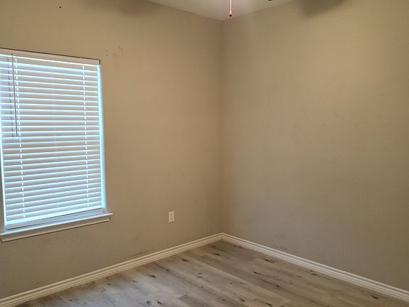 3rd image of 545 Euclid St