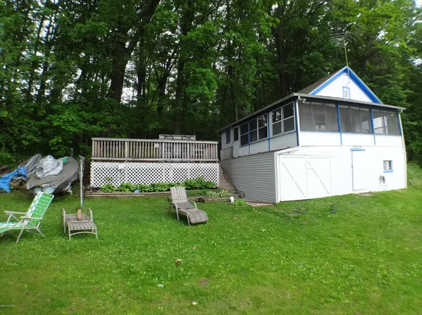4429 S Shore Dr, Delton, MI 49046