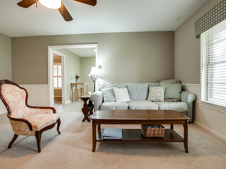 8704 Lockhaven Dr — Photo 16
