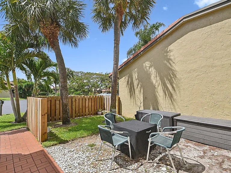 11063 Oakdale Rd — Photo 19