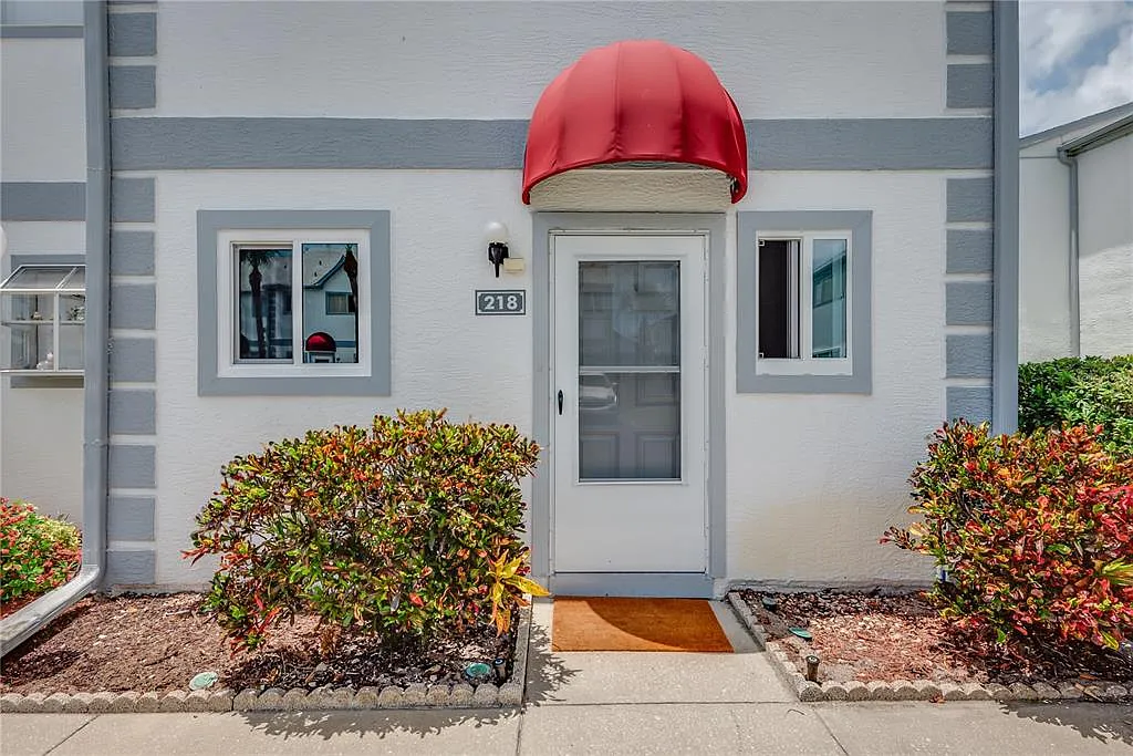 2 bed, 2.5 bath, 1160 sqft, $2,800 — Photo 1