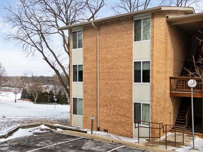 5811 Oakwood Dr APT C, Lisle, IL, 60532