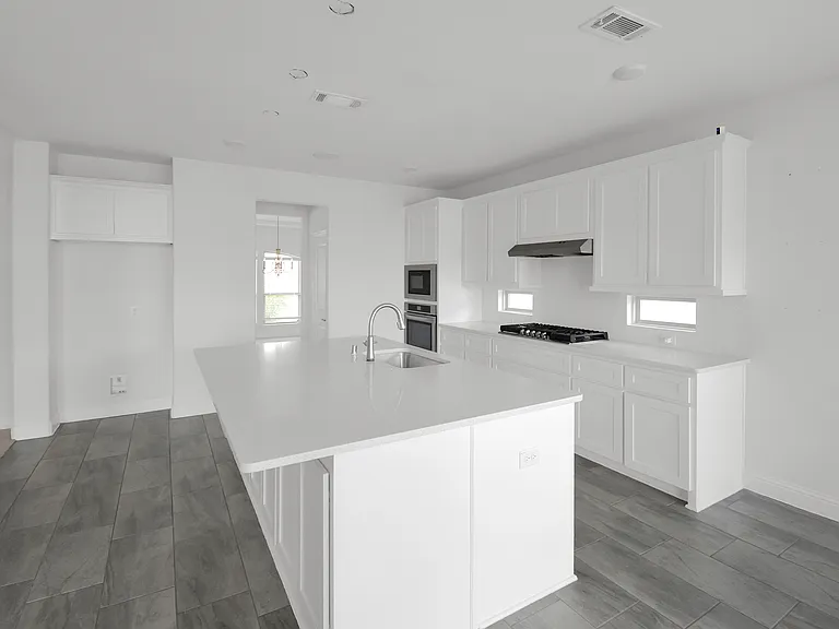 913 Peabody Dr — Photo 5