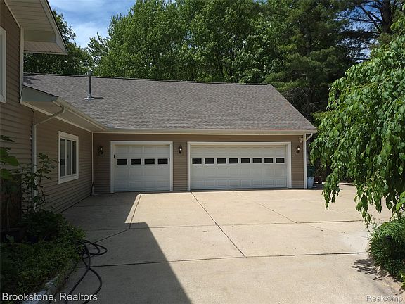 4th image of 5910 Spring Valley Ln