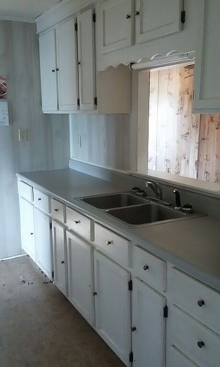 2nd image of 305 Maple St