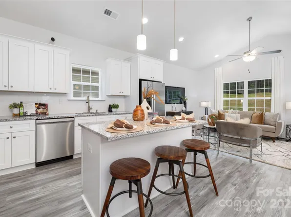 5828 Patton St, Charlotte, NC 28269