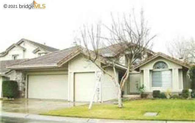 2232 Colonial Ct photo 1