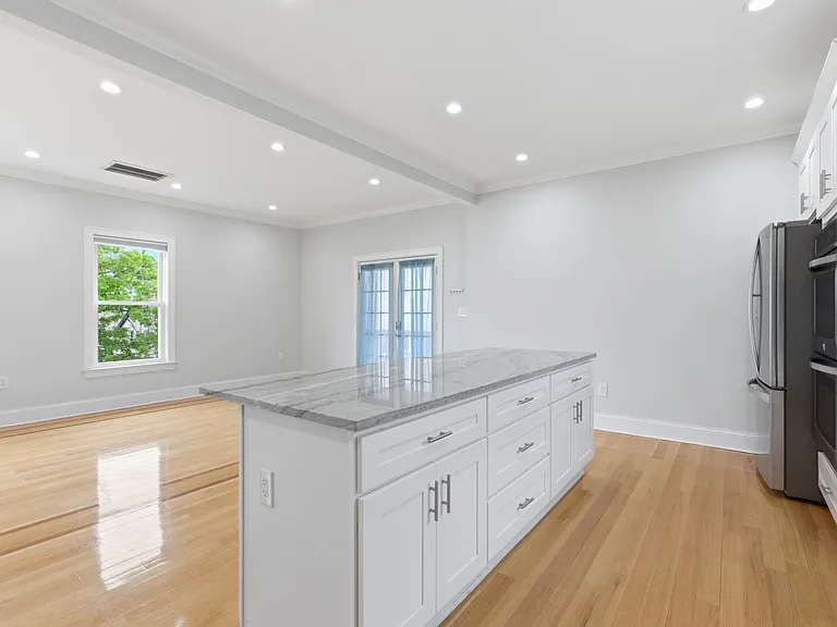 27-29 Lyon St #3 — Photo 11
