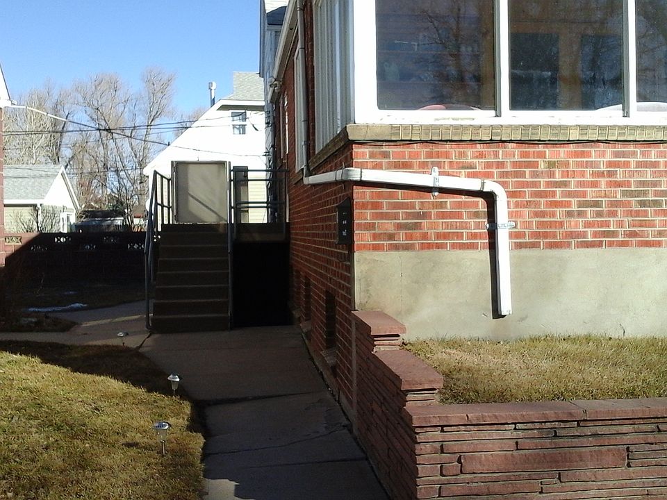 1st image of 415 Russell St