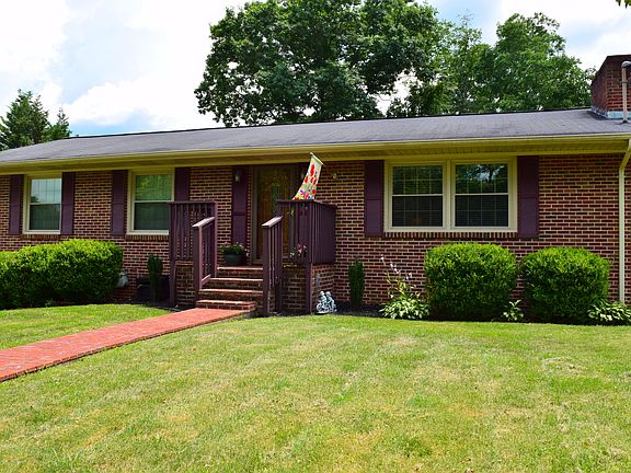 2nd image of 320 Brookwood Dr