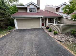 2125 Shenandoah Ct N #E, Plymouth, MN 55447