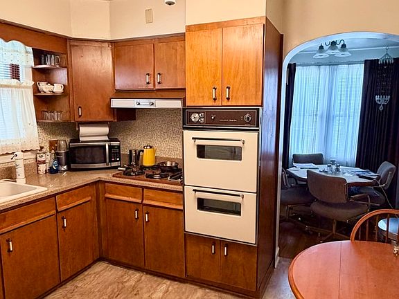 4th image of 8149 S Vernon Ave