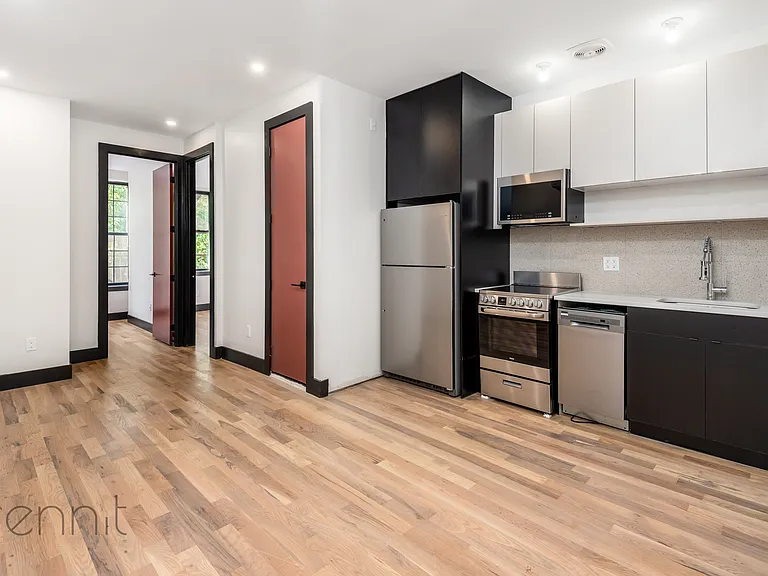 127 Thames St #3L — Photo 2