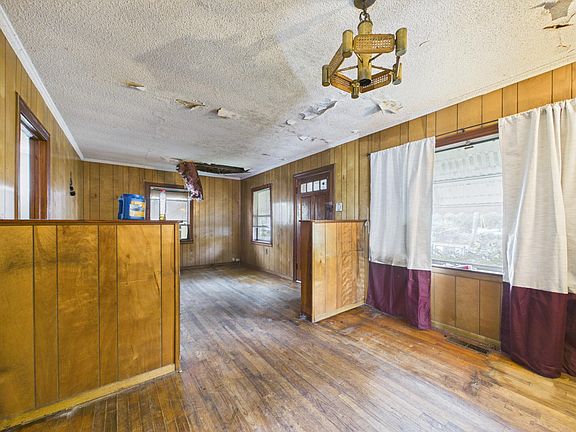 4th image of 5504 Dobson St