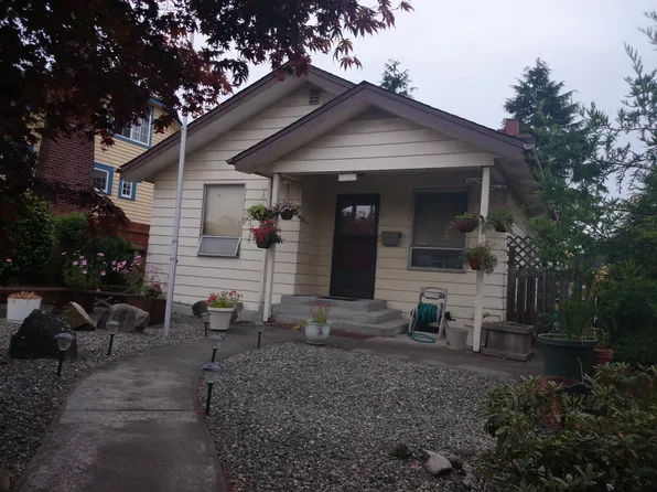 3241 44th Ave SW, Seattle, WA 98116
