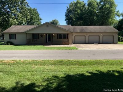 859 W Nicholas St, Carlinville, IL, 62626