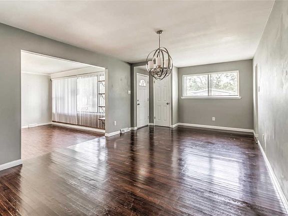 3rd image of 550 Holiday Ave