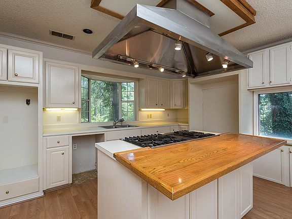 4th image of 546 County Road 3853