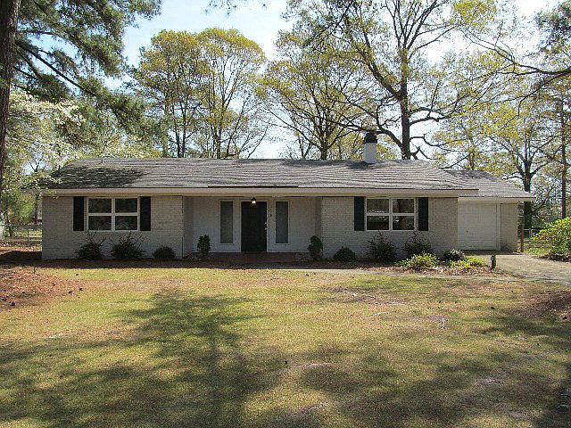1st image of 106 Dogwood Ct