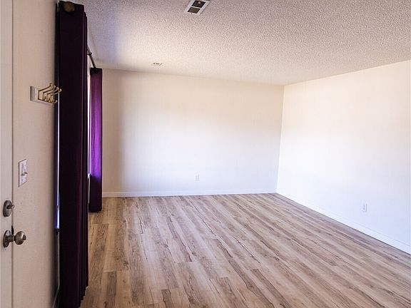 2nd image of 1618 20th Street NE