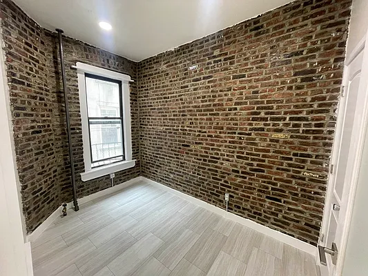 Rented by Eight Horse Realty | media 13