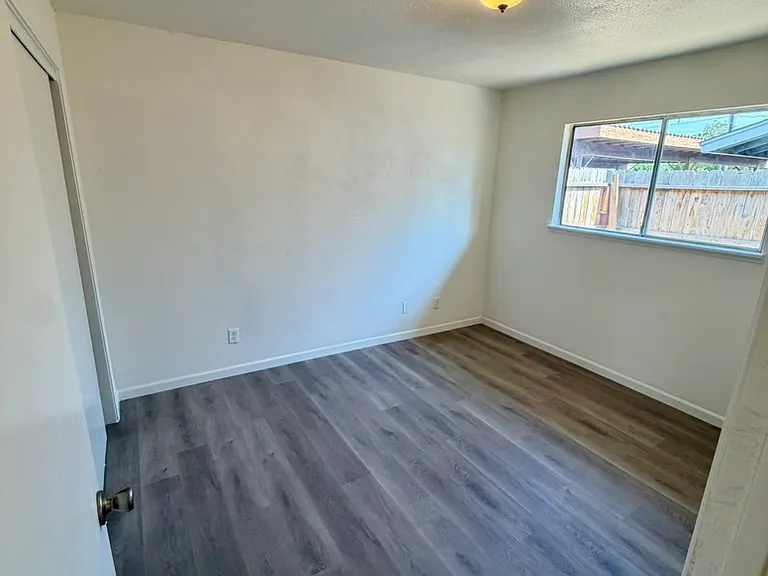 808 Burem Ln #808 — Photo 6