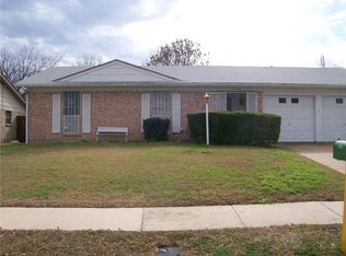 1106 Waverly Dr, Arlington, TX 76015