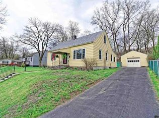 900 8th Ave, Troy, NY 12182