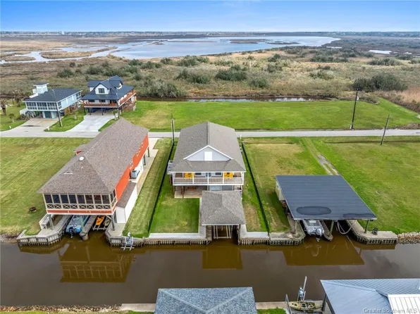 111 Heron Ln, Lake Charles, LA 70607