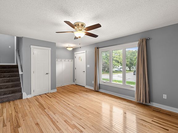 3rd image of 1803 Hyvue St