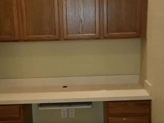 4th image of 2933 Ashland Ln S